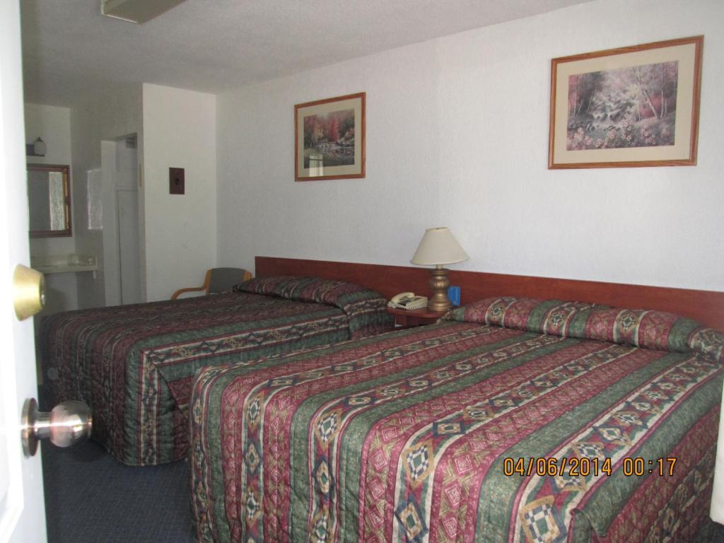 Evening Star Motel Greenwood Bagian luar foto
