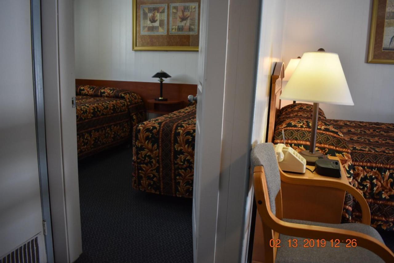 Evening Star Motel Greenwood Bagian luar foto