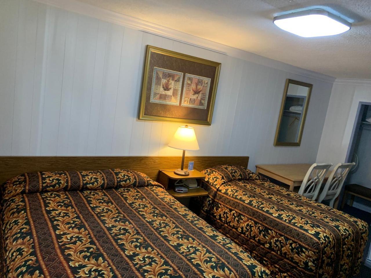 Evening Star Motel Greenwood Bagian luar foto