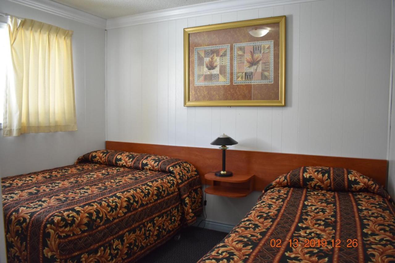 Evening Star Motel Greenwood Bagian luar foto