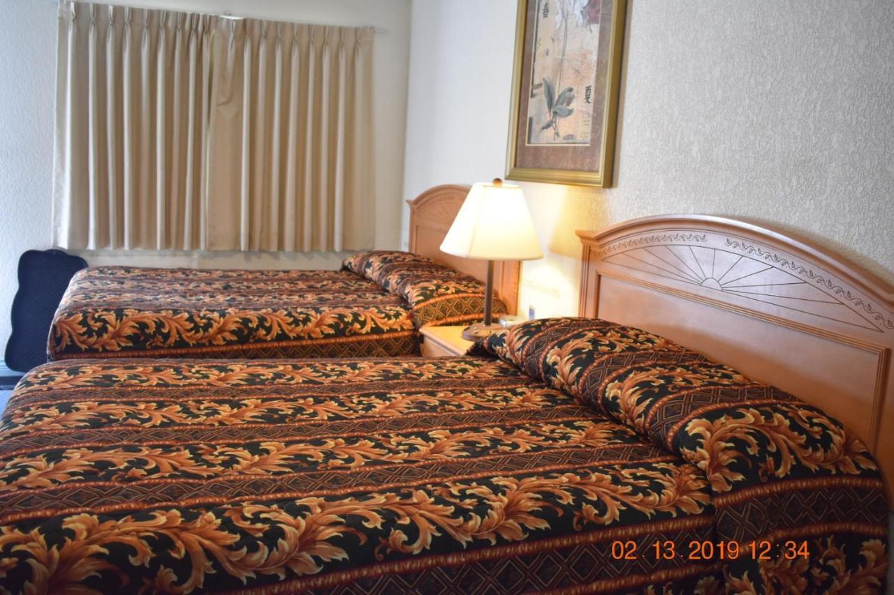 Evening Star Motel Greenwood Bagian luar foto